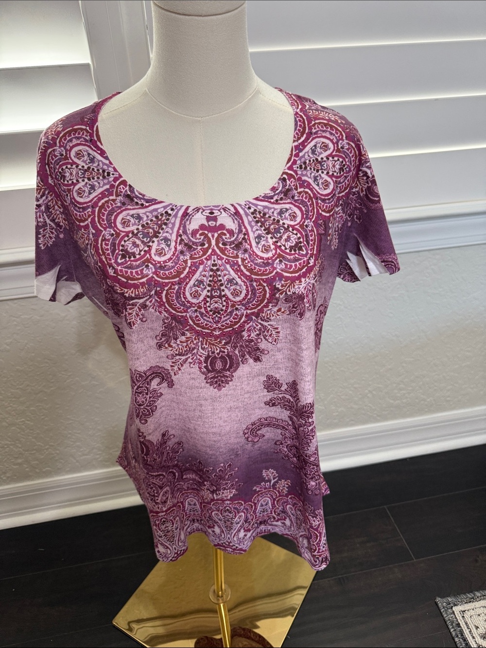 ONE WORLD Short Sleeve Scoop Neck Top in Plum Paisley
